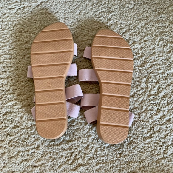 BRAND NEW🎉 Elastic Sandals! - Picture 2 of 2